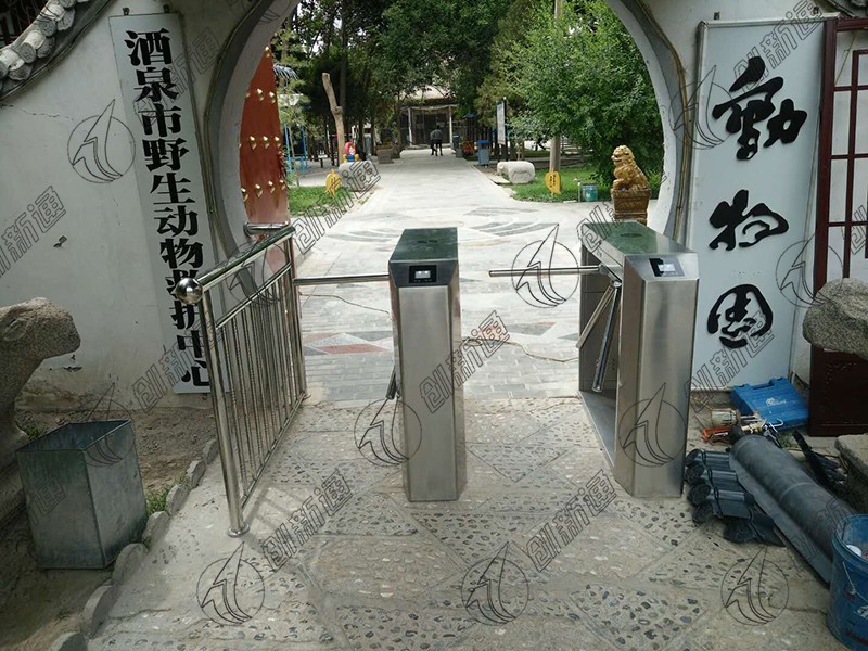 擺閘,三輥閘,速通閘,旋轉(zhuǎn)閘,平移閘,一字閘,人臉識別，